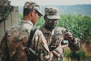 1-2 Marines Reconnaissance Patrol-003 (Radio)