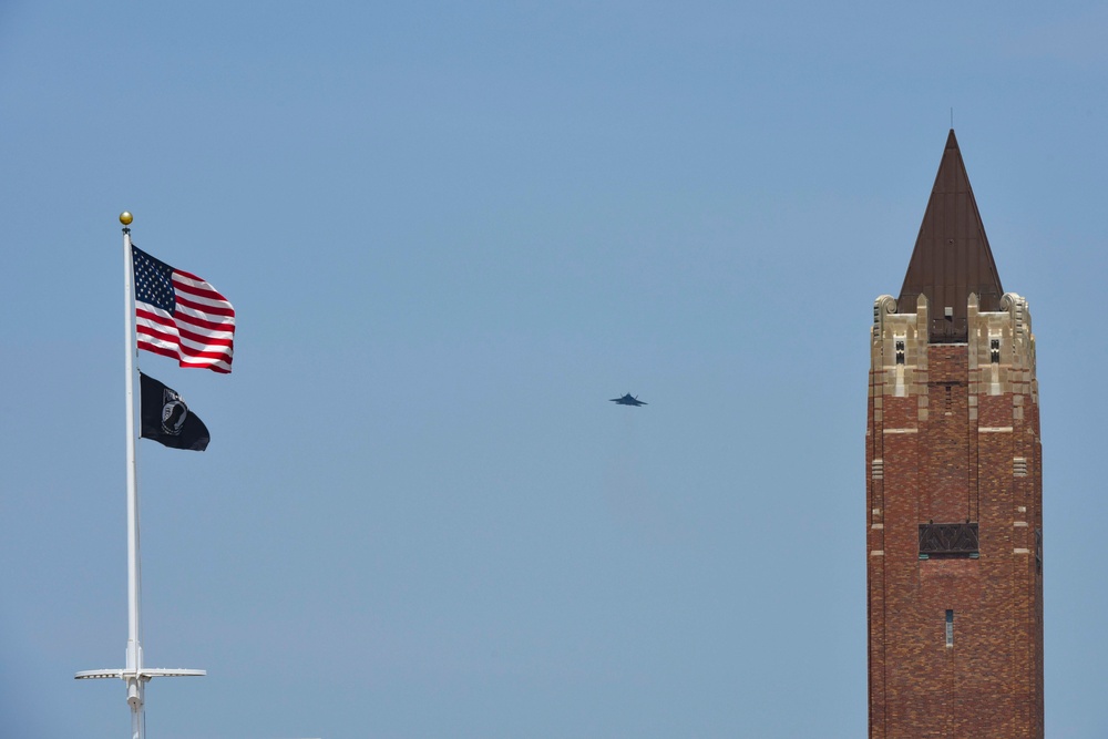 F-22 Raptor Demo brings show to Jones Beach