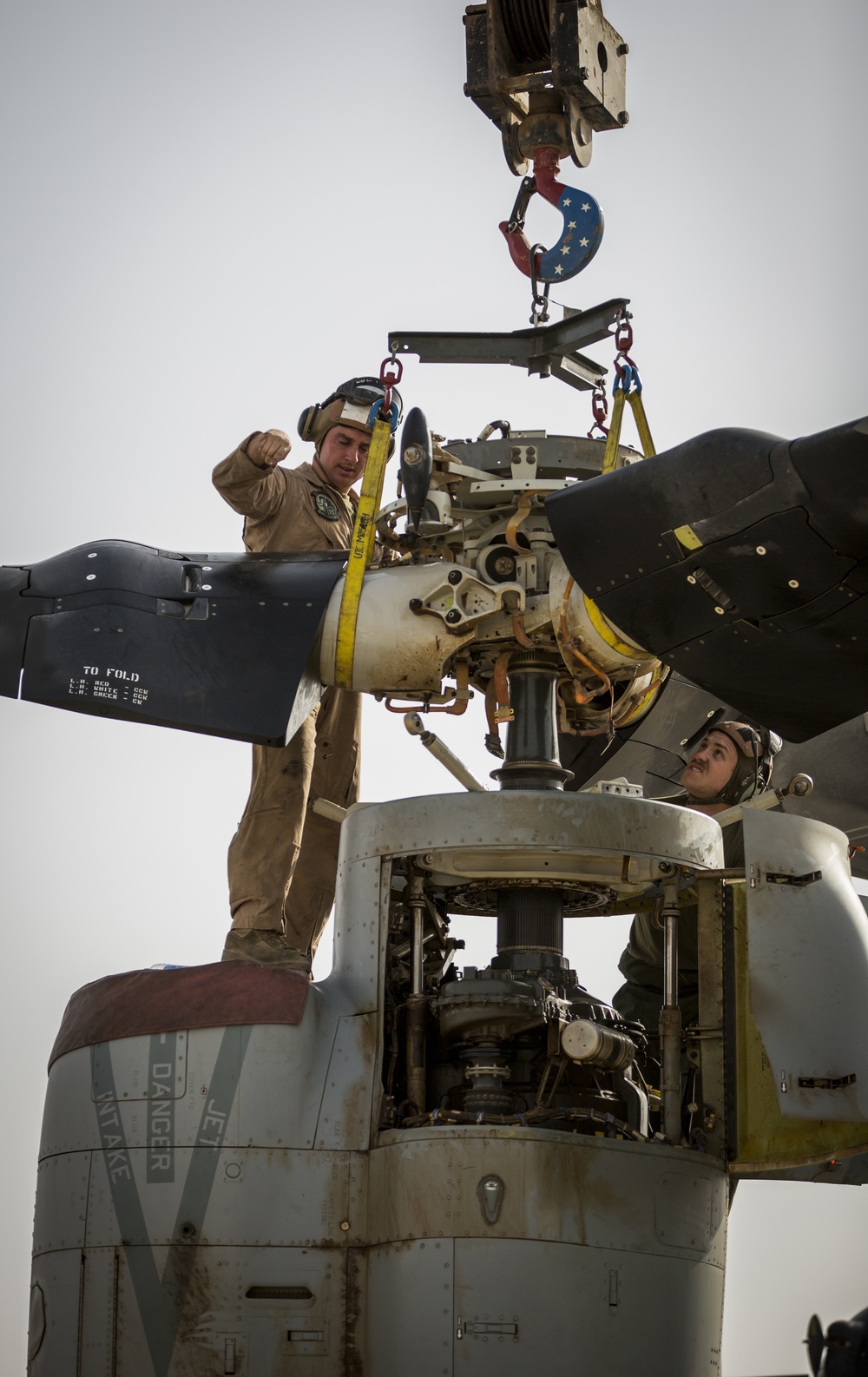 VMM-164 Mechanics Sustain Operational Readiness