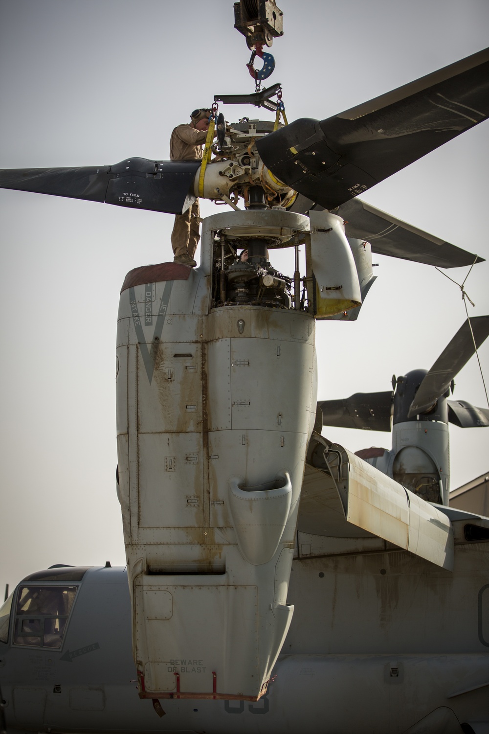 VMM-164 Mechanics Sustain Operational Readiness