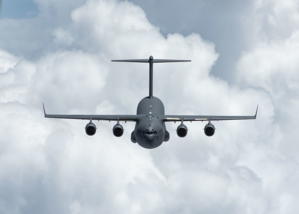 121st ARW refuels a C-17