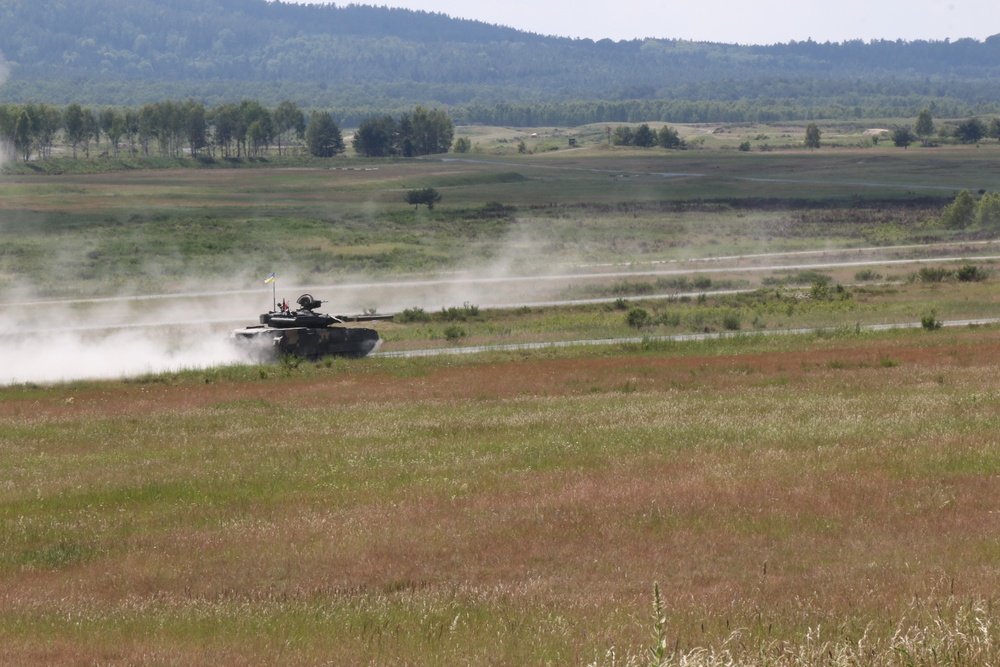 Ukrainian tanks conduct offensive operations, SETC 18