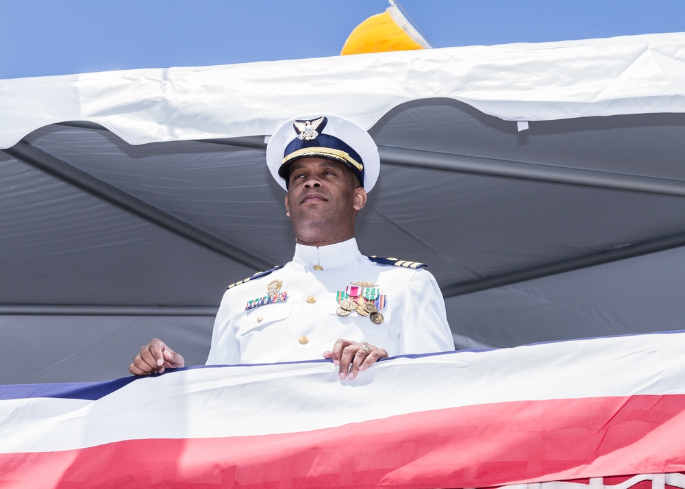 Coast Guard Cutter Northland crew holds change-of-command ceremony in Portsmouth, Va.