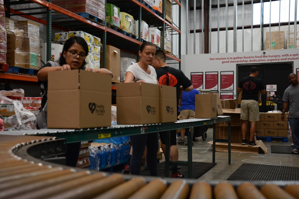 Soldiers, Families of Fort Benning 'Feed the Valley'