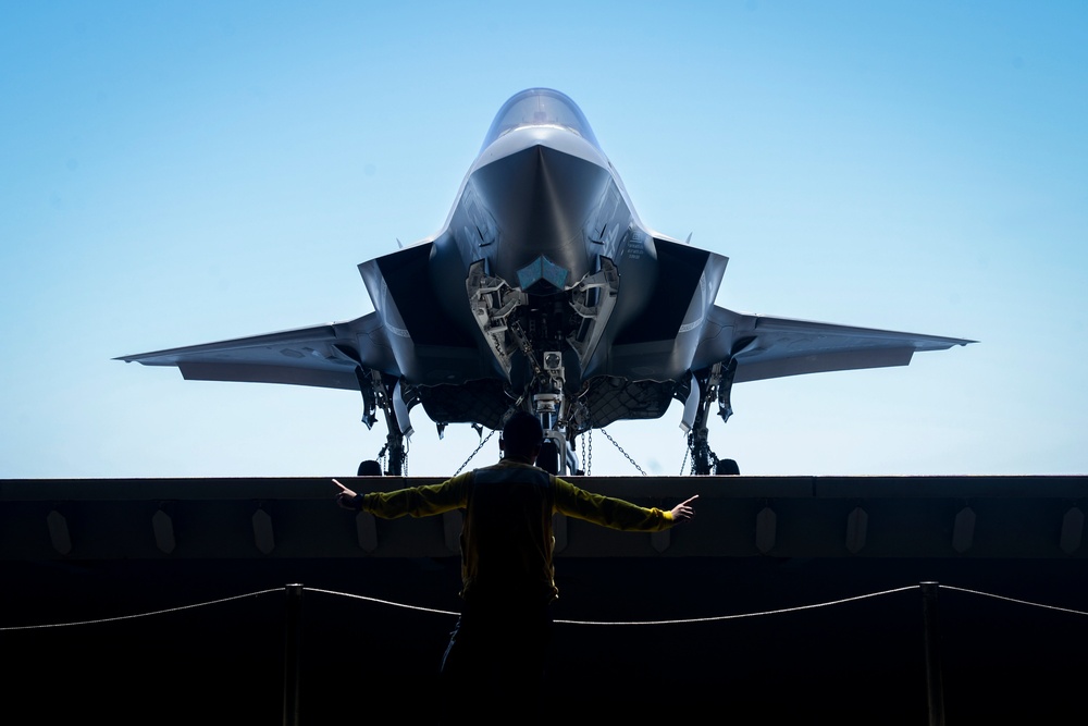 Essex Amphibious Ready Group and 13th Marine Expeditionary Group Exercise