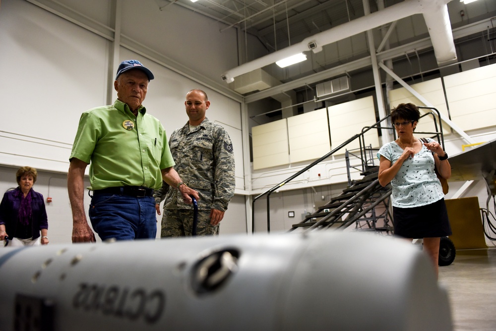 87-year-old Airman revisits Sheppard after 70 years