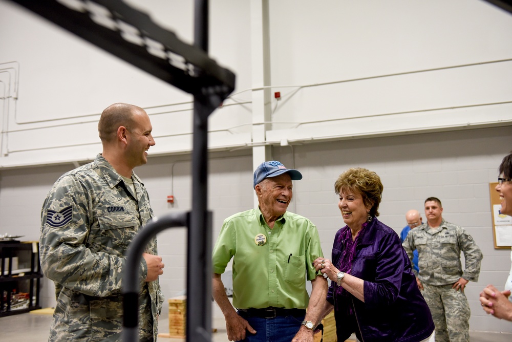 87-year-old Airman revisits Sheppard after 70 years