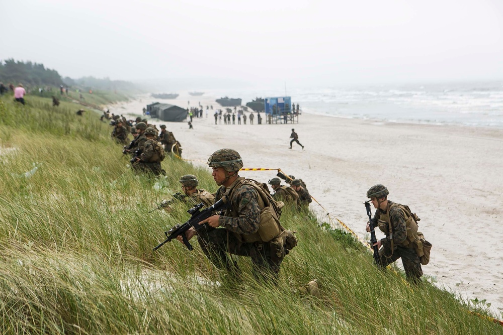 26th MEU Marines, Romanian Marines join forces during BALTOPS