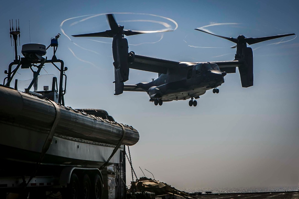 26th MEU, USS Oak Hill welcome distinguished visitors aboard