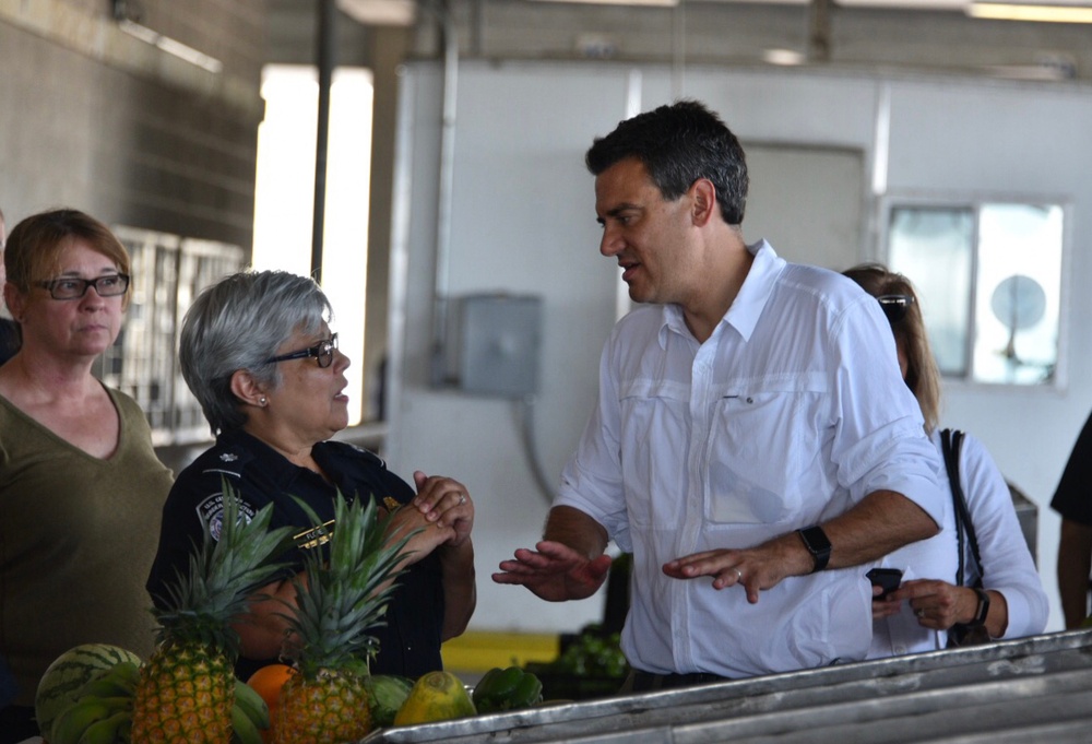 Operational Tour of Pharr Bridge Commercial Facility - agriculture inspections
