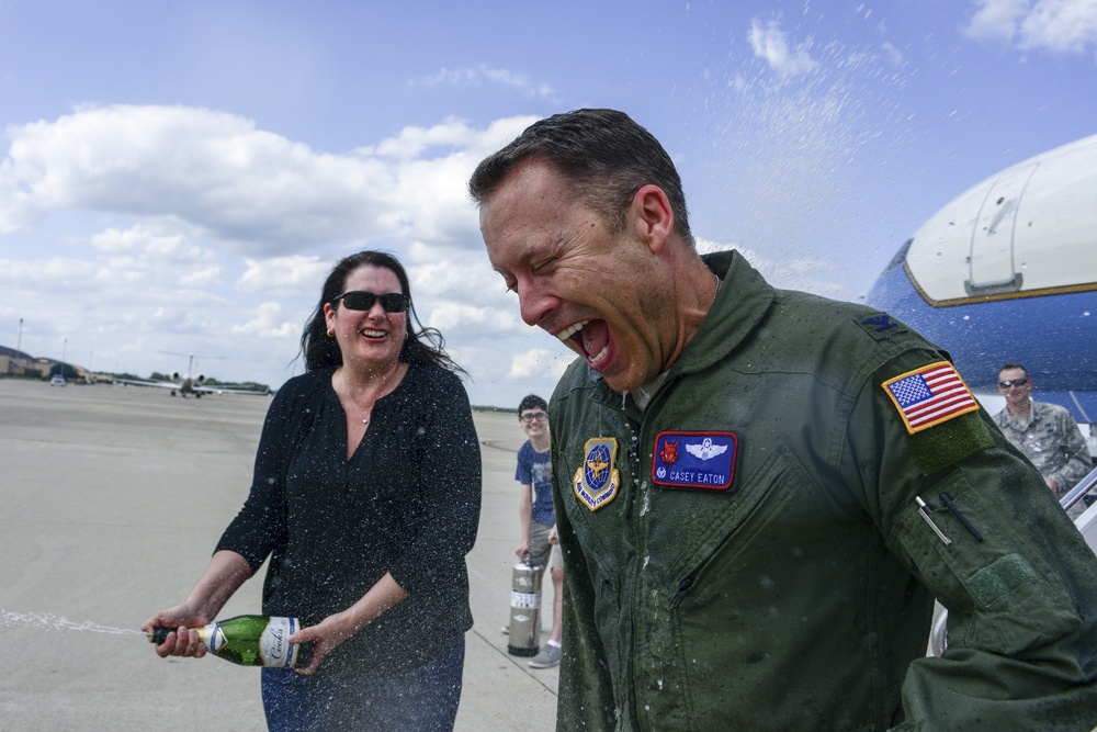 89th Airlift Wing Commander takes Final Flight