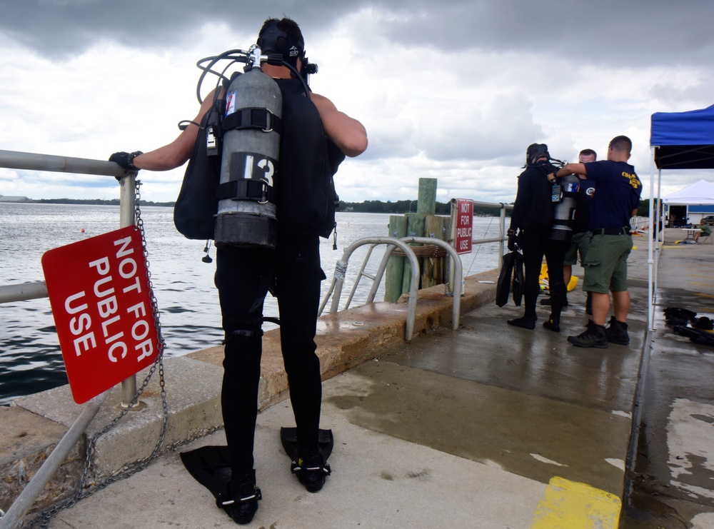 Coast Guard divers participate in Joint Exercise Black Drum