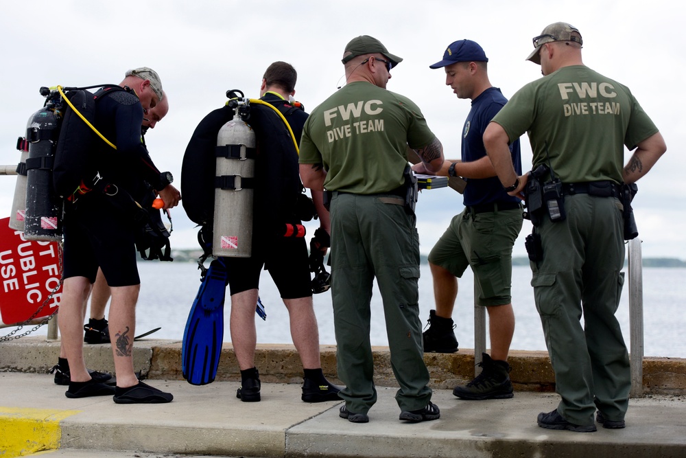 Coast Guard divers participate in Joint Exercise Black Drum