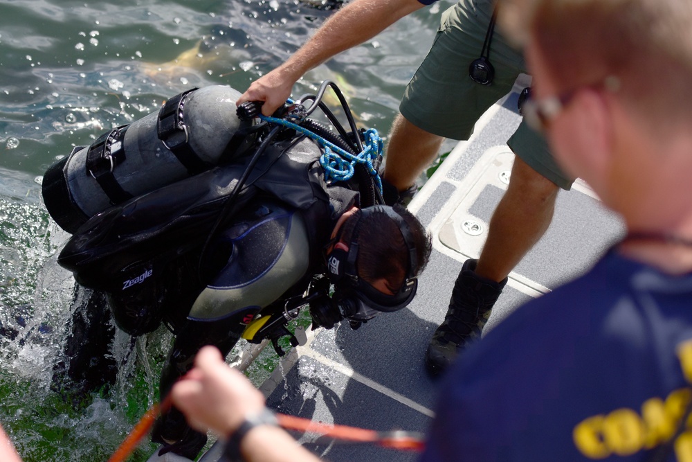 Coast Guard divers participate in Joint Exercise Black Drum