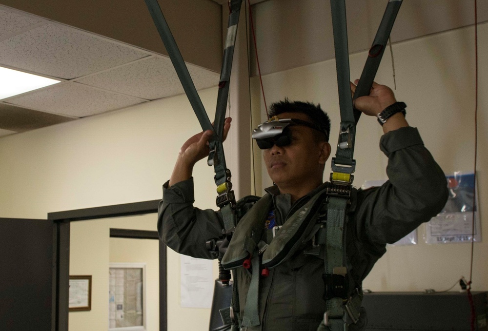 Philippine pilots tour Shaw