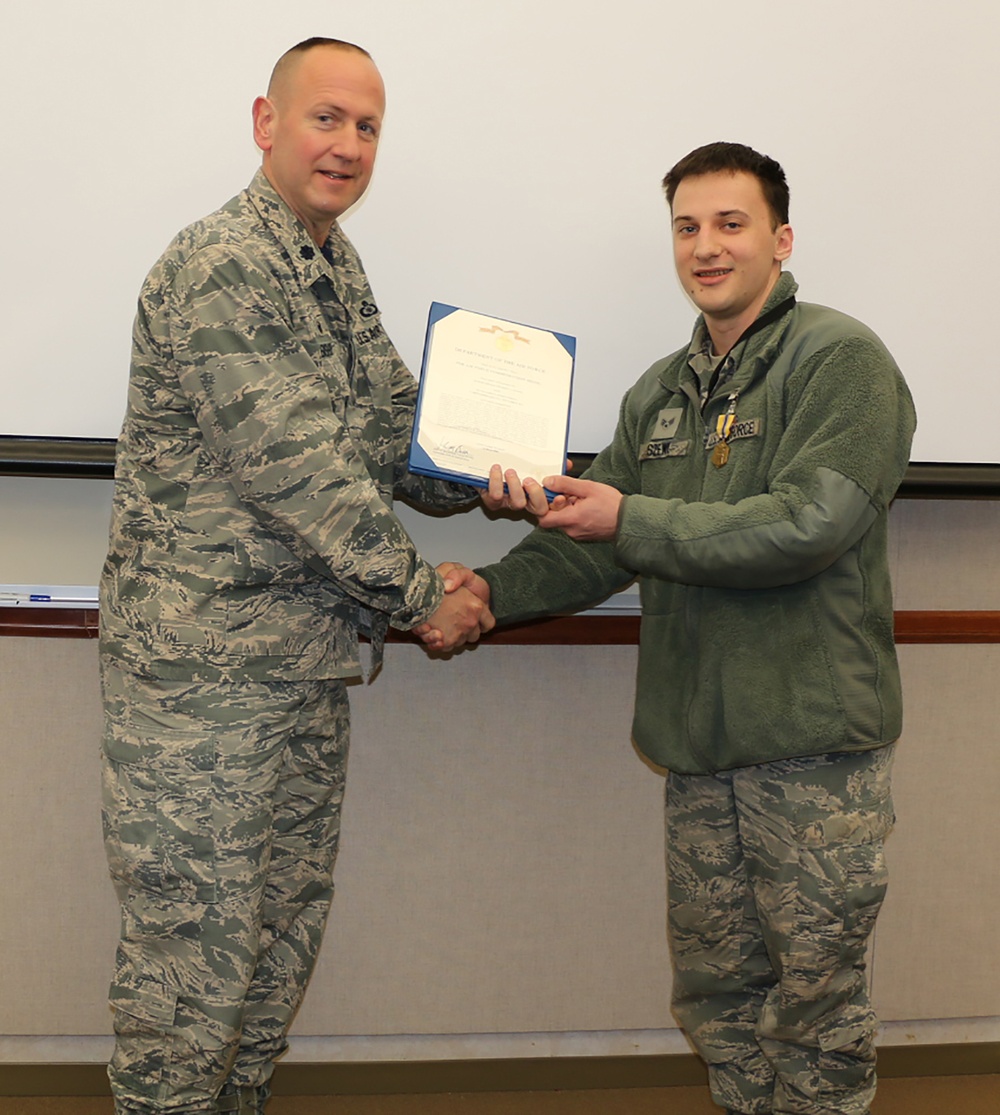 Szewil Receives Air Force Commendation Medal
