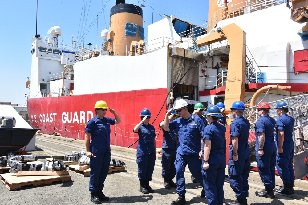 Coast Guard Commandant meets Polar Star crew