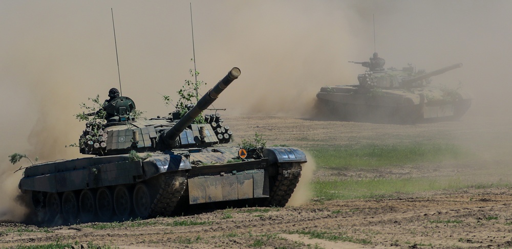 Polish soldiers kick the dust up during Saber Strike 18