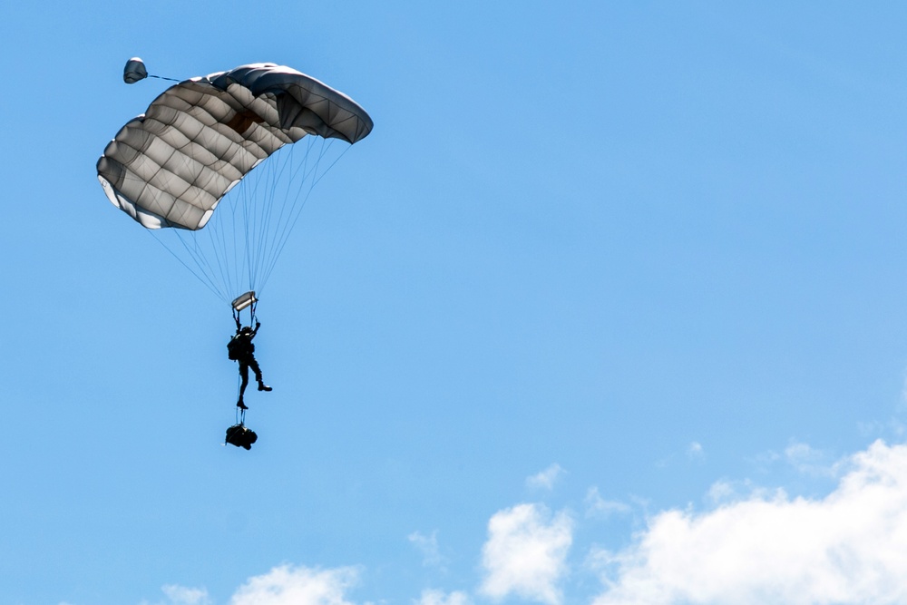 Italian, Portuguese Soldiers Conduct Halo Jump During Saber Strike 18