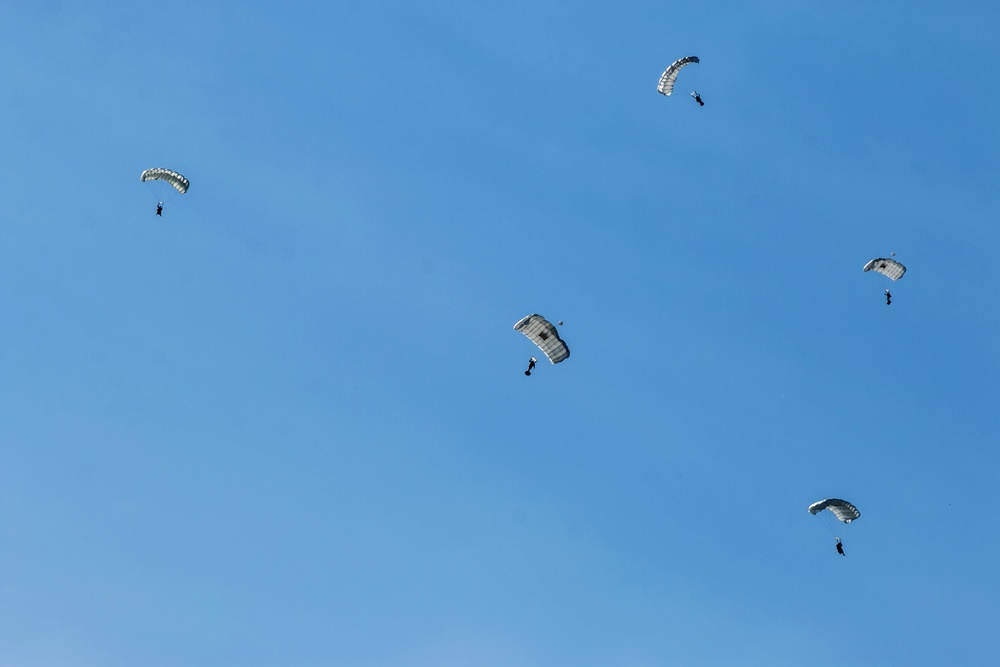 Italian, Portuguese Soldiers Conduct Halo Jump During Saber Strike 18