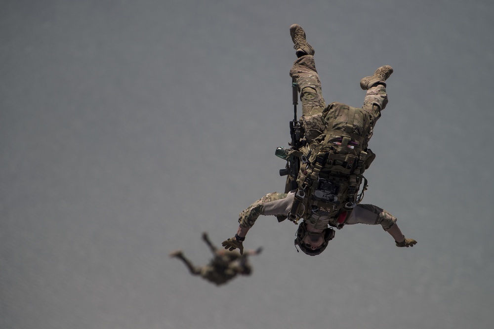 82nd ERQS Performs HALO Jump Ops