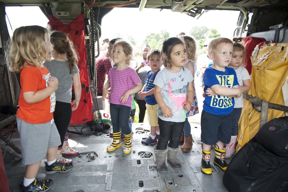 HSC-9 Visits Hebrew Academy of Tidewater