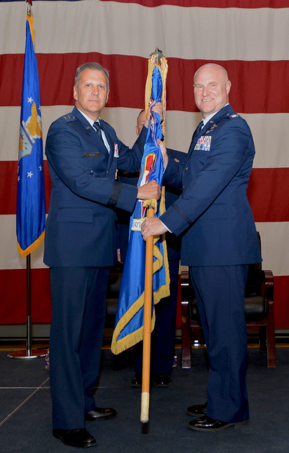 Refueling wing welcomes new commander