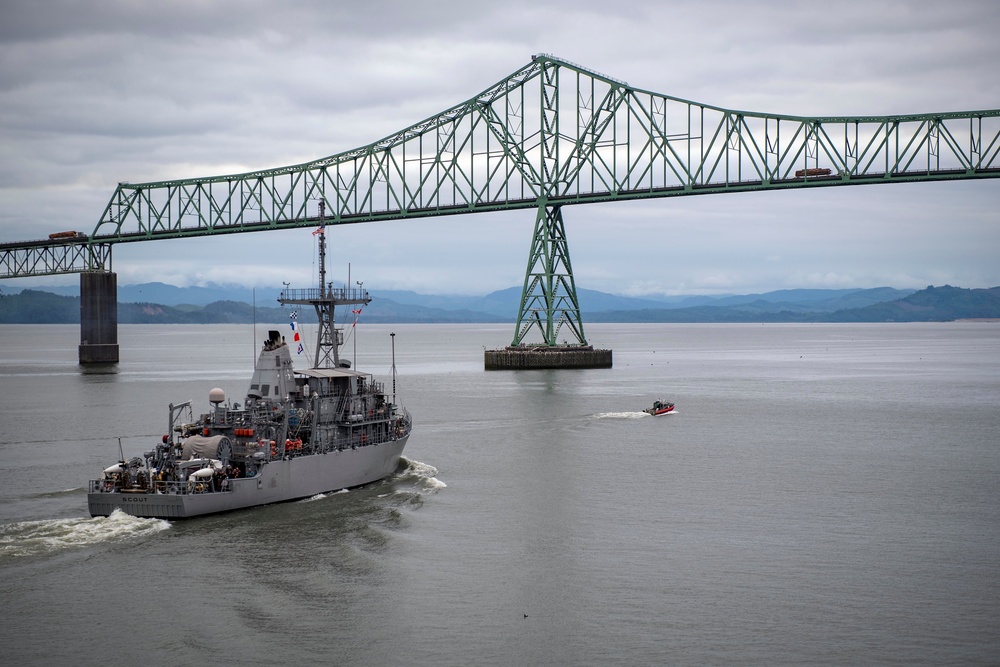 US Navy Ships Arrive for Rose Festival