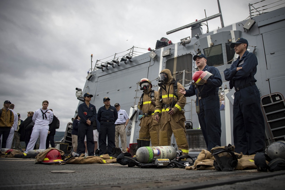 US Navy Ships Arrive for Rose Festival