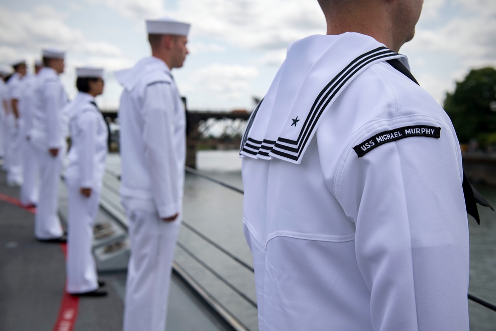 US Navy Ships Arrive for Rose Festival