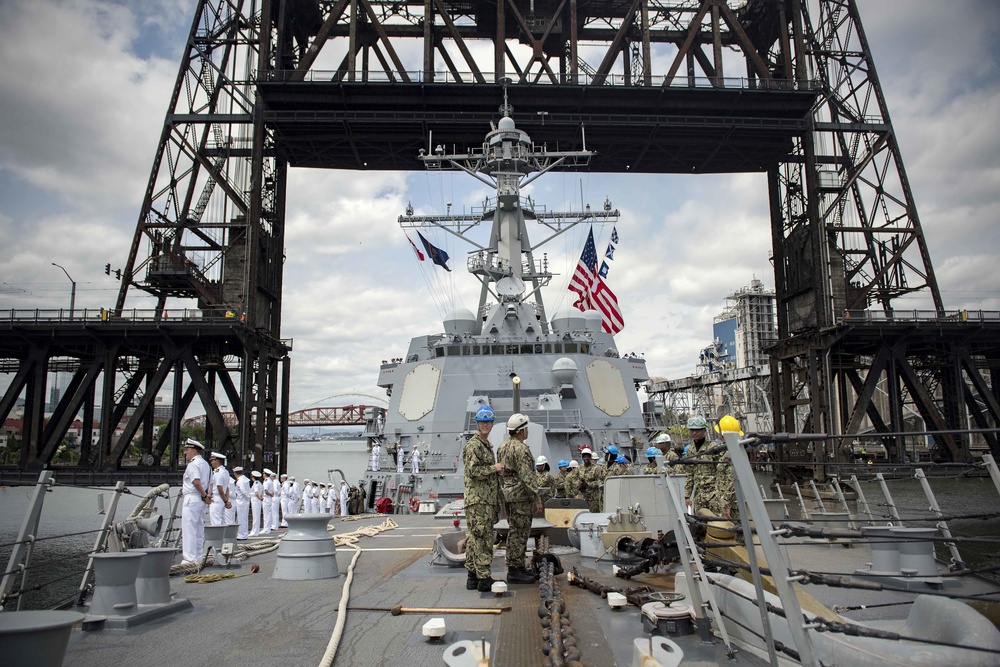 US Navy Ships Arrive for Rose Festival