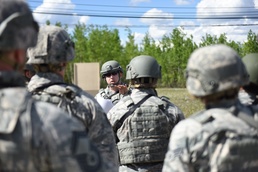 Security Forces Airmen take Clear aim