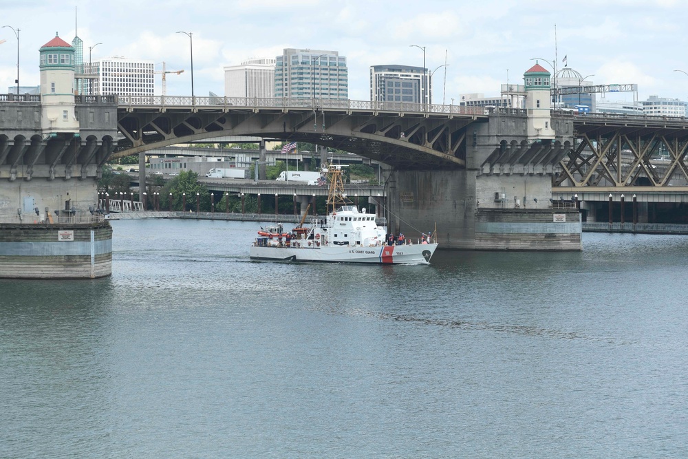 USCGS Orcas Pulls into Portland for Rose Fest