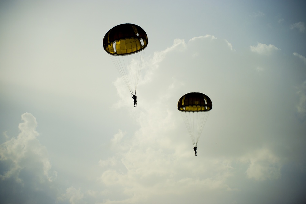 U.S. American and French Armed Forces parachute together on D-Day 74th Anniversary