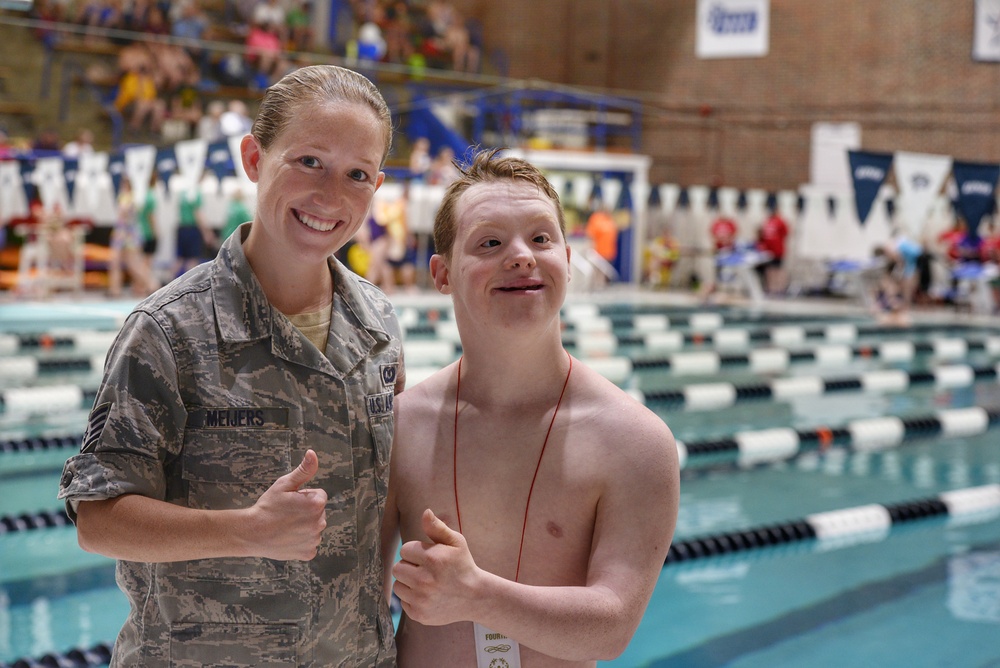 Meijers awards Cole at 2018 NH Special Olympics