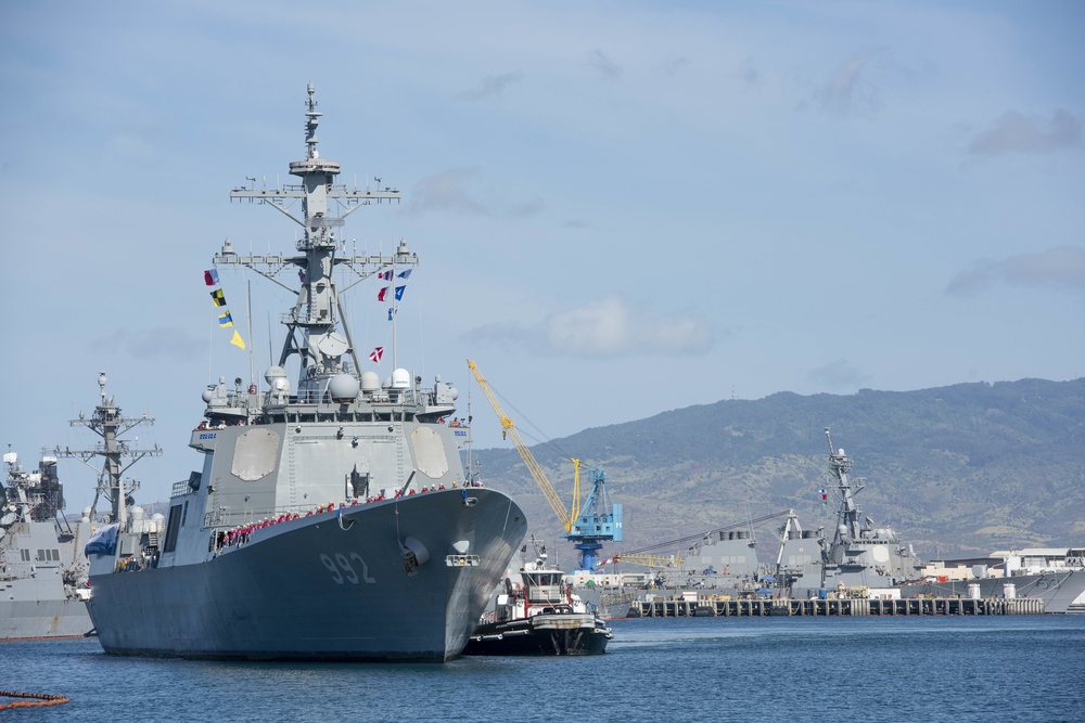 The Republic of Korea Navy ship Yulgok Yi I (DDG 992) arrives on Joint Base Pearl Harbor-Hickam June 8 for RIMPAC