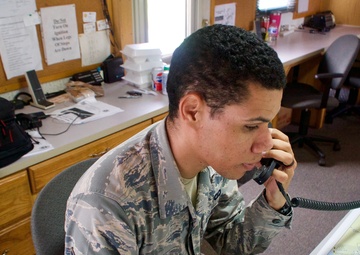 Just home from Iraq, air traffic controllers answer call from state