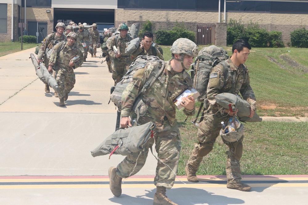 Paratroopers prepare for Swift Response 2018