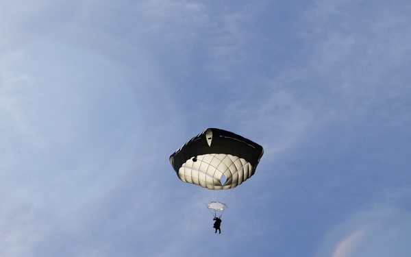 173rd Airborne conducts massive jump wth allied forces