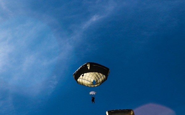 173rd Airborne conducts massive jump wth allied forces