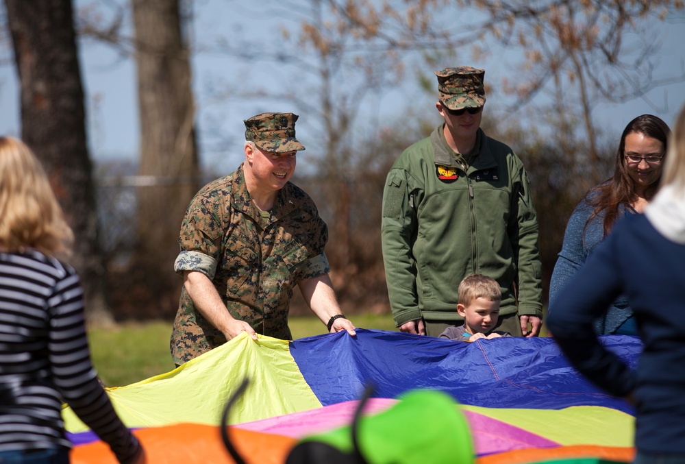 CBIRF Family Readiness, MCCS Henderson Hall partner for Healthy Relationships Family Day