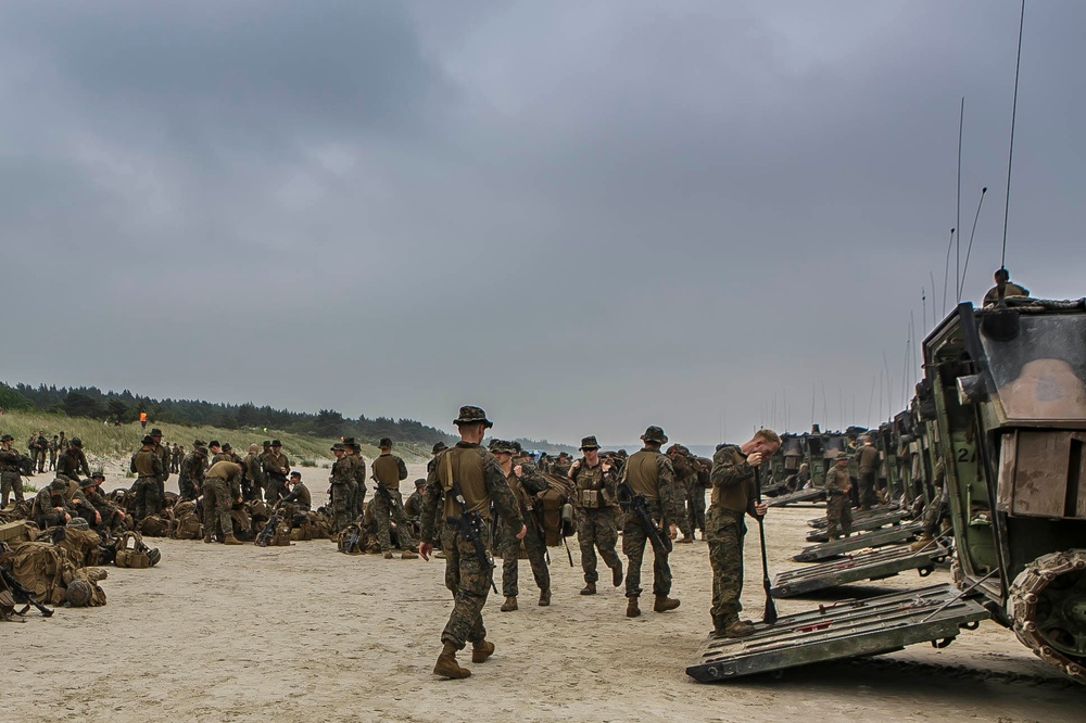 26th MEU Marines, Romanian Marines depart Nemersita, move to Kairai