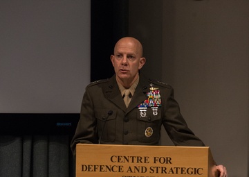 MARFORPAC Commander Visits Australia