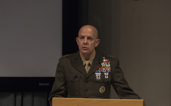 MARFORPAC Commander Visits Australia