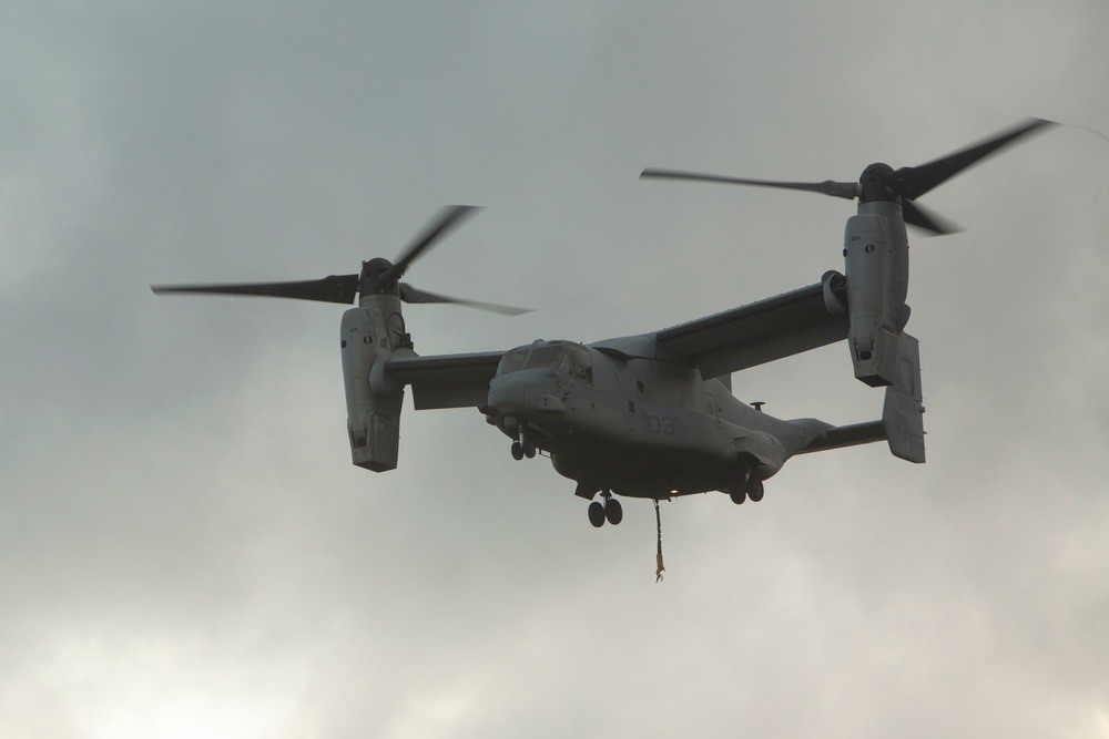 Lift with your rotors: Landing Support Marines conduct external lift training