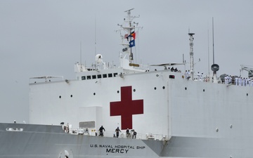 USNS Mercy arrives in Japan for port calls