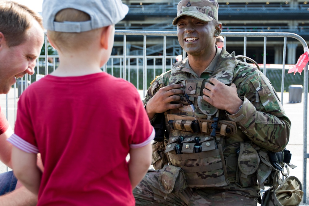 2CR joins military display during Citadale Kaunas Marathon