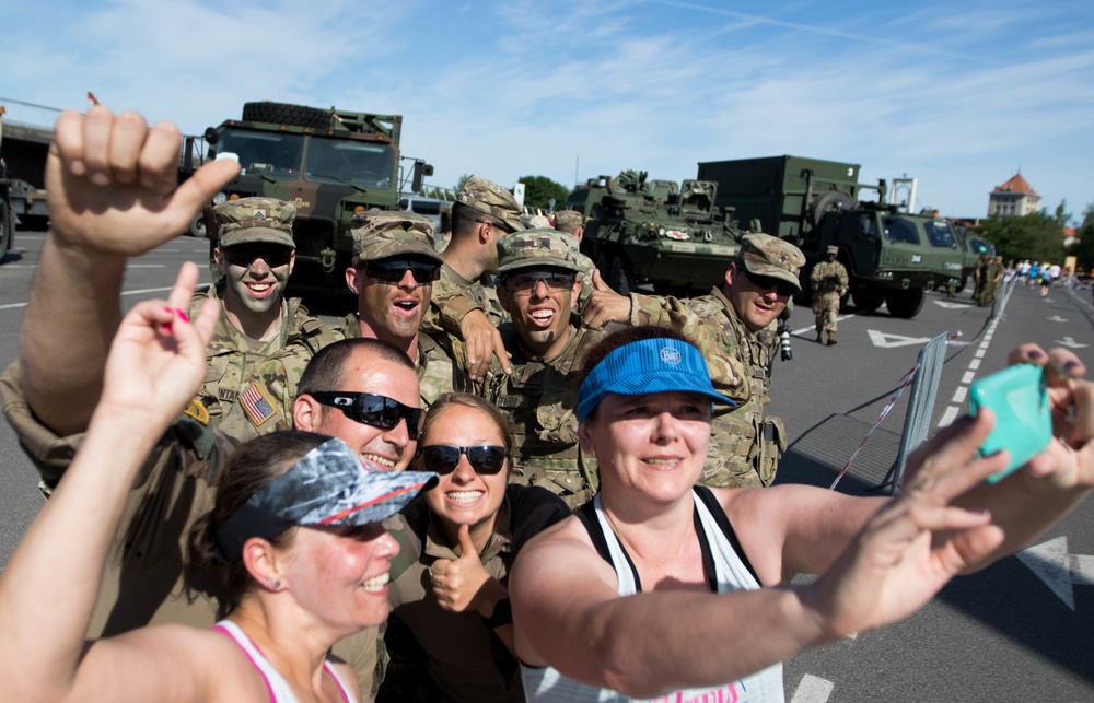 2CR joins military display during Citadale Kaunas Marathon