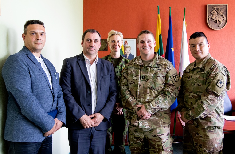 Reserve Soldiers assist Lithuanian civil leaders with crisis management planning – Saber Strike 18