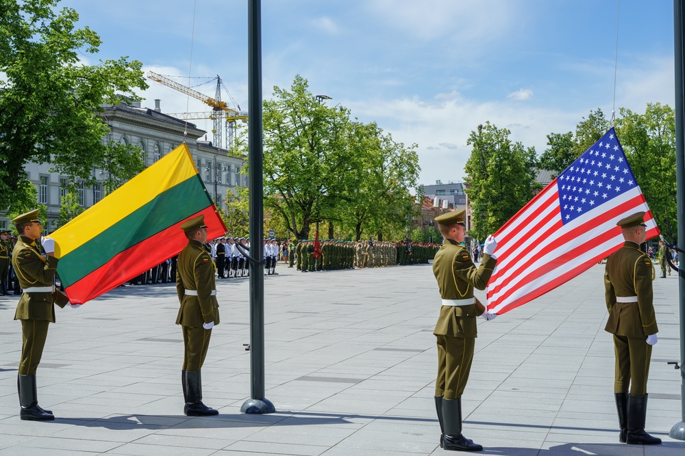 Lithuania, US put on a display in Vilnius